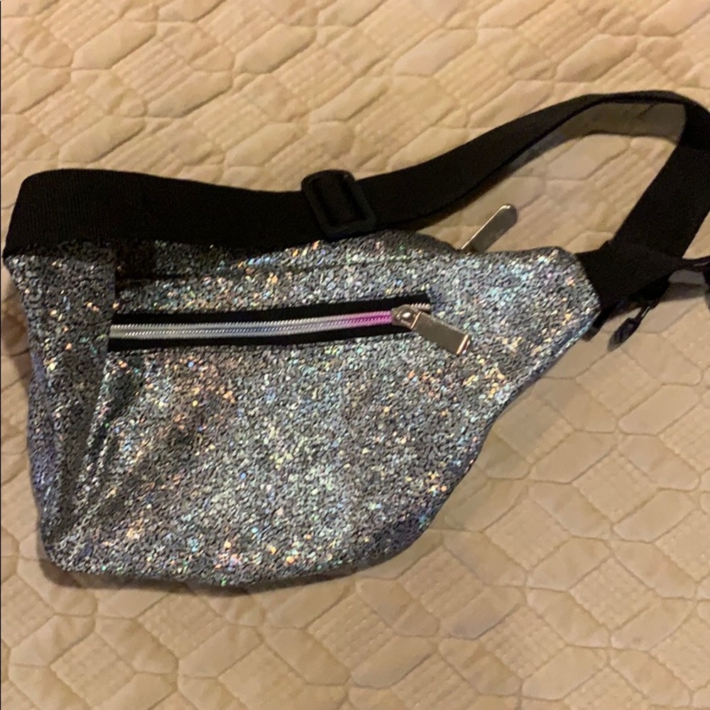 Fanny pack - Picture 2 of 2